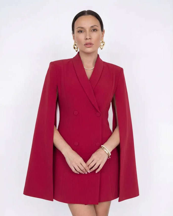 Blazer capa rojo cruzado con hombro estructurado, sastrería SALMOURE